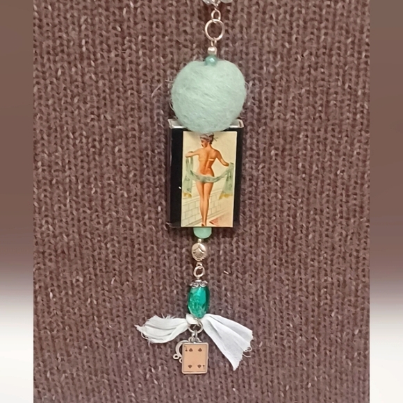 Handmade Necklace: - Picture 3 of 8